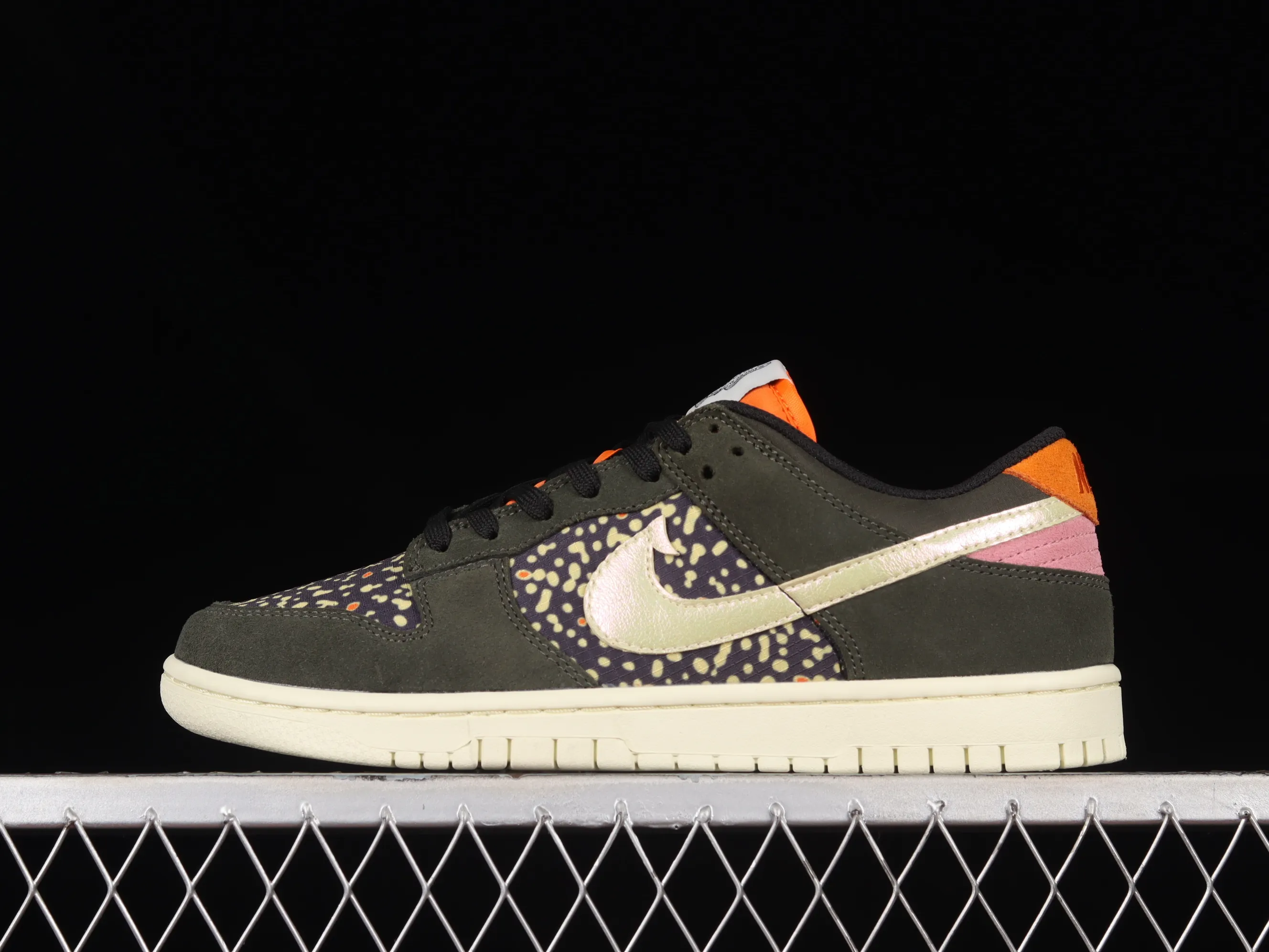All categories Nk SB Dunk series Nk SB Dunk Low low-top sneakers Nk Dunk Low "Rainbow Trout" Yuyu joint model SB low-top casual sneakers FH7523-300